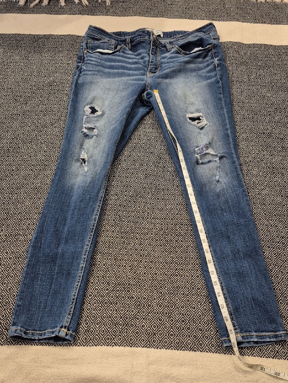 BKE Payton Mid Rise Skinny Fit Jeans Size 31x29 1/2 - Picture 2 of 10
